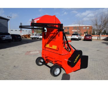 Mulcher for the Collection of Pruning Residues Wood Chipper